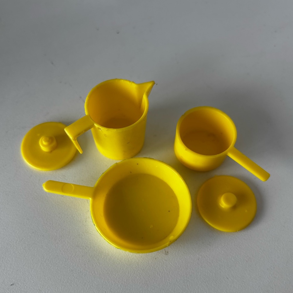 Vintage 1971 Mattel Barbie Country Camper Yellow Cooking Accessories